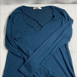 Blue V-Neck Long Sleeve Top